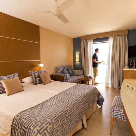 منتجع Robinson Esquinzo Playa 4*