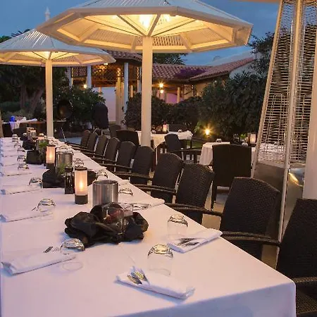 Robinson Esquinzo Playa منتجع 4*