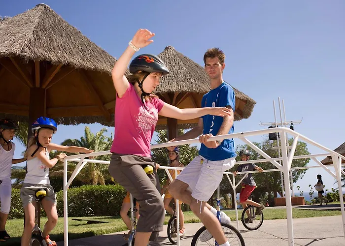 Robinson Esquinzo Playa Resort 3*