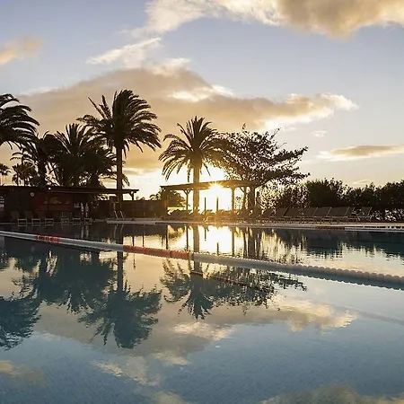 Robinson Esquinzo Playa 4*