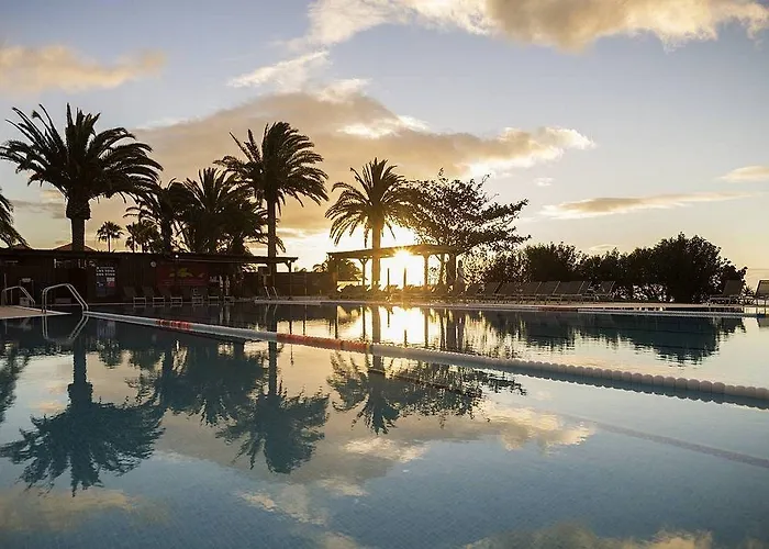 Robinson Esquinzo Playa 3*