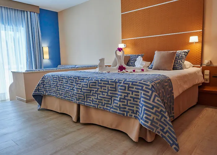 Resort Robinson Esquinzo Playa 3*