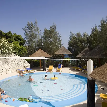 Üdülőközpont Robinson Esquinzo Playa