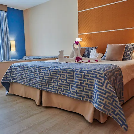 منتجع Robinson Esquinzo Playa 3*