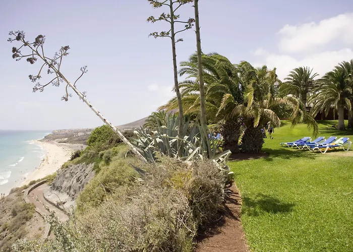 אתר נופש Robinson Esquinzo Playa 3*