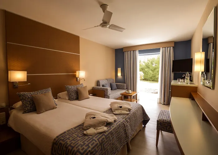 Robinson Esquinzo Playa Resort